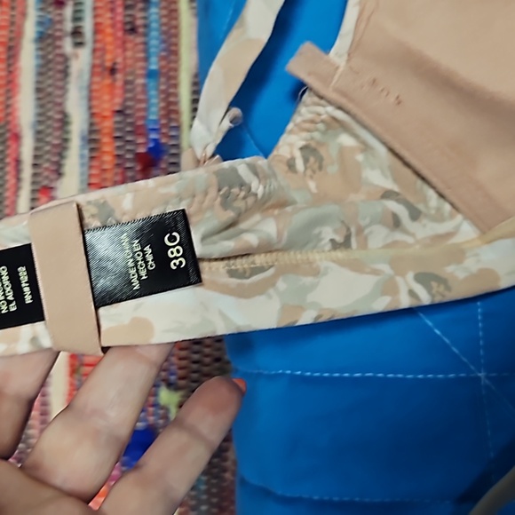 Anne Klein  size 38C x 2and 1 Warners  size 38C - Picture 4 of 5